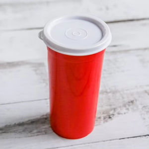Vaso de Plástico PP Sostenible con Tapa de Ajuste Seguro, Reutilizable y Duradero para Picnics al Aire Libre y Uso Diario - Product Image 1