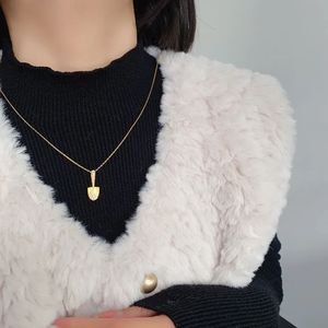 Xinfly Au750 - Colgante de Oro Real con Moissanita, Joyería de Moda para Mujer, con Cadena de Plata Gratis para Regalo o Fiesta - Product Image 3