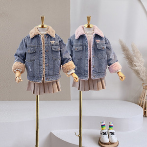 Giacca in Denim con Cartoni Animati per Ragazze Autunno-Inverno 2025 con Colletto in <span class=keywords><strong>Pelliccia</strong></span> Spessa - Product Image 1