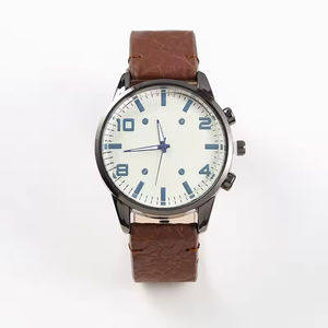 Reloj de cuarzo de alta calidad para hombre con escala digital simple y correa de cuero - Product Image 5