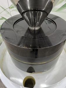 Molino Eléctrico Industrial Automático de Piedra Negra para Moler Polvo Fino, Máquina para Moler Té Verde Matcha Japonés en Polvo - Product Image 5