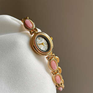 NAIDU 282 Nouvelle montre vintage pour femme avec pierres précieuses colorées, bijoux de luxe léger, or noble, petite montre bracelet mignonne - Product Image 1
