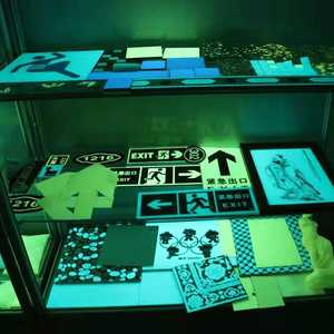 ผงเรืองแสงสตรอนเทียมอะลูมิเนตหลากสี ติดทนนาน ใช้ได้กับสีทาเล็บเรืองแสง น้ำมันเรซิ่น และสีทาผนัง - Product Image 3