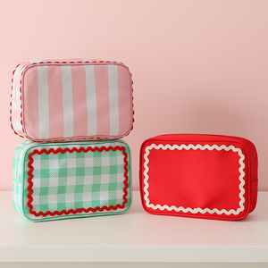 <span class=keywords><strong>Trousse</strong></span> <span class=keywords><strong>de</strong></span> <span class=keywords><strong>Toilette</strong></span> Grande Capacité Mignonne pour Voyage, Organisateur <span class=keywords><strong>de</strong></span> Maquillage avec Décor Rac-Ric, Sac <span class=keywords><strong>de</strong></span> <span class=keywords><strong>Toilette</strong></span> Étanche pour Femmes et Filles - Product Image 4