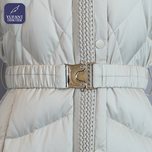 Manteau d'hiver long en duvet beige pour femme, avec capuche, ceinture à la taille, matelassage chevron et bordure en tricot, chaud et matelassé, pour femmes - Product Image 4