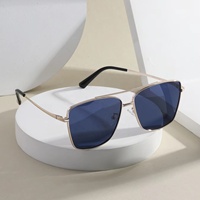 Nuevas gafas de sol negras para hombre con montura de PC azul Lentes polarizadas TAC de alta calidad Logotipo personalizado en lentes Estilo de pilotos de moda