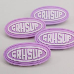 Étiquettes en silicone personnalisées pour vêtements d'enfants (chapeaux, gants) - Patchs logo 3D en relief, impression par transfert thermique - Product Image 1