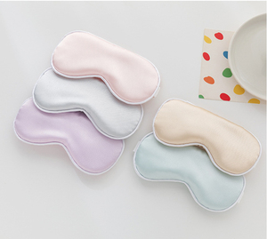 Máscara <span class=keywords><strong>de</strong></span> ojo <span class=keywords><strong>de</strong></span> belleza reutilizable con logotipo personalizado <span class=keywords><strong>para</strong></span> niños Máscara <span class=keywords><strong>de</strong></span> ojo <span class=keywords><strong>de</strong></span> <span class=keywords><strong>dormir</strong></span> <span class=keywords><strong>de</strong></span> seda satinada ajustable transpirable <span class=keywords><strong>de</strong></span> relajación nocturna negra - Product Image 3