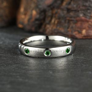 Gentdes ювелирные изделия 2025 новый стиль на заказ Серебряный полированный три зеленый драгоценный камень инкрустация из нержавеющей стали кольцо для женщин Пара обручальное кольцо - Product Image 3