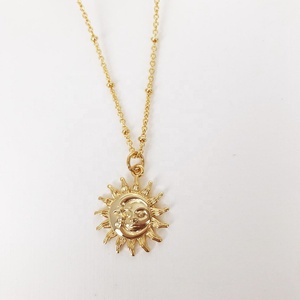 <span class=keywords><strong>2022</strong></span> à la mode minimaliste 18K plaqué or collier en acier inoxydable délicat lune et soleil lien chaîne maman cadeau pour <span class=keywords><strong>les</strong></span> femmes - Product Image 1