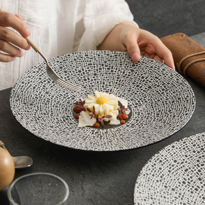 Vajilla de Porcelana con Diseño de Cuadrícula, Plato de Servir Redondo con Esmalte Negro, Apto para Lavavajillas y Microondas, para Uso en el Hogar y Hoteles, Cocina Francesa - Product Image 3