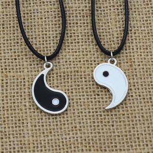 I regali di san valentino più venduti intrecciati a mano in oro nero Tai Chi <span class=keywords><strong>Yin</strong></span> <span class=keywords><strong>Yang</strong></span> 2 pz/set collana di coppia Gossip - Product Image 2