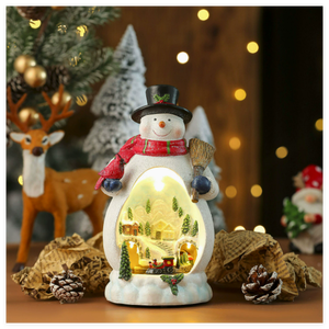 Scultura Rotante in Cristallo con Luci LED <span class=keywords><strong>e</strong></span> Carillon Multifunzione a Forma di Vecchietto - Ornamento Natalizio Artistico Dipinto a Mano - Product Image 2