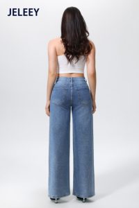 Jeans Moderni a Vita Alta, Vestibilità Ampia e Gamba Dritta con Strass Scintillanti per un Look Elegante e Sofisticato - Product Image 3