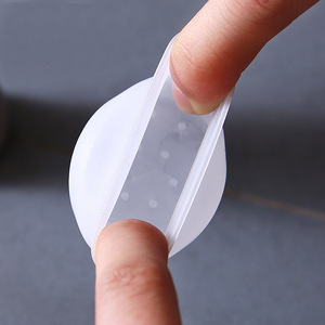 แผ่นรองขาโต๊ะและเก้าอี้ซิลิโคน สีขาวเทา กันลื่น ป้องกันรอยขีดข่วน สำหรับขาเฟอร์นิเจอร์ - Product Image 4