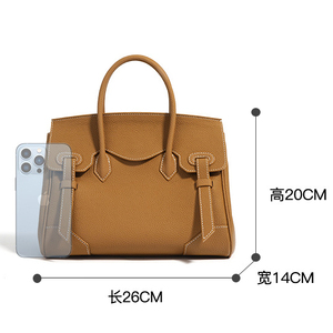 Sac fourre-tout en cuir véritable personnalisé OEM/ODM 2026, à bandoulière unique, fermeture à loquet, grande capacité, pour femme, porté épaule ou croisé, idéal pour le bureau - Product Image 2