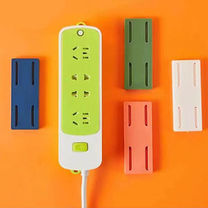 Soporte de Pared Autoadhesivo para Enchufes, Organizador de Cables y Tiras de Enchufes - Product Image 4