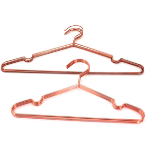 Cintre <span class=keywords><strong>de</strong></span> sécurité durable et antidérapant en fil métallique en or rose <span class=keywords><strong>Cintres</strong></span> pour vêtements <span class=keywords><strong>de</strong></span> blanchisserie - Product Image 4