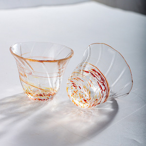 Современная экологичная цветная чайная чашка из костяного фарфора с креативным разноцветным блюдцем в форме сердца, прочная, для свадеб и вечеринок - Product Image 2