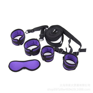 Venta directa de fábrica de correas de bondage eróticas alternativas para cama, bondage femenino con ataduras para manos y pies y antifaz. - Product Image 5