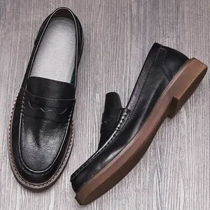 Sapatos de couro masculinos de fábrica, sapatos macios de couro genuíno