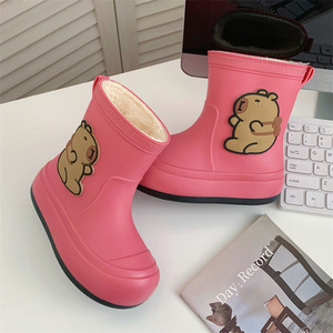 Bottes de pluie courtes imperméables Capibara - Antidérapantes et chaudes pour les étudiants à porter les jours d'école - Product Image 3