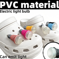 Projecteur en forme d'ampoule en PVC, accessoire très prisé pour la conduite nocturne et les sports de plein air, décoration de chaussures amusante et sûre