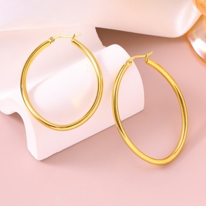 Pendientes grandes de acero inoxidable exclusivos para mujer, chapados en oro de 18K, estilo exagerado, sencillos y elegantes. - Product Image 3