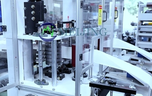 Machine pliante automatique <span class=keywords><strong>de</strong></span> papier <span class=keywords><strong>de</strong></span> soie <span class=keywords><strong>de</strong></span> serviette <span class=keywords><strong>de</strong></span> table d'impression <span class=keywords><strong>de</strong></span> gaufrage <span class=keywords><strong>de</strong></span> papier <span class=keywords><strong>de</strong></span> soie <span class=keywords><strong>de</strong></span> serviette - Product Image 2