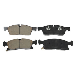 Plaquettes <span class=keywords><strong>de</strong></span> <span class=keywords><strong>frein</strong></span> en céramique D1455 <span class=keywords><strong>de</strong></span> haute qualité pour <span class=keywords><strong>Audi</strong></span> A4 A6 <span class=keywords><strong>Q5</strong></span> Jeep Grand Cherokee Essieu avant Nouveaux accessoires <span class=keywords><strong>de</strong></span> voiture - Product Image 1