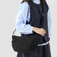Sac de Poitrine en Nylon Imperméable Personnalisé avec Logo pour Femme, Sac Vintage en Forme de Lune, Sac à Bandoulière Croisé