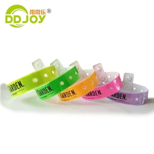 <span class=keywords><strong>Bracelet</strong></span> en PVC fluorescent en forme de L, couleur néon, pour festivals, avec logo <span class=keywords><strong>personnalisé</strong></span>, répulsif - Product Image 6