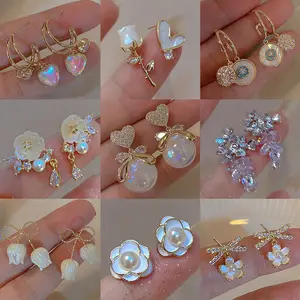 Dainty New 925 Silver Needle zircone Pearl Earring Tiny Cute Copper Bow Heart Butterfly Flower Stud Ear Piercing orecchini di lusso