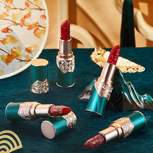 Nuovo Trend Rossetto Lucido Mocallure Rosso Opaco con Design <span class=keywords><strong>Vintage</strong></span> a Motivi Intagliati Lunga Durata Anti-sbavature 4 Colori - Product Image 4