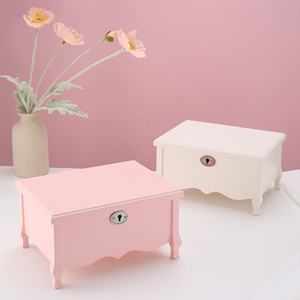 Caja de Música de Lujo Rosa Princesa con Llave, Regalo para Niñas, Bailarina, Joyero Personalizado, Caja Musical para Bisutería - Product Image 1