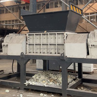 Équipement entièrement automatique de recyclage et de traitement des pales d'éoliennes usées