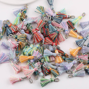 Colgante de Borla de Algodón para Joyería DIY, Colores Aleatorios, Llavero Hecho a Mano, Adorno para Bolsos, Primavera 2025, Origen Yiwu - Product Image 1