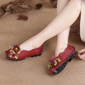 Chaussures plates décontractées rétro élégantes pour femme, style ethnique Oxford, chaussures <span class=keywords><strong>compensées</strong></span> florales, chaussures en cuir véritable verni pour femmes âgées - Product Image 2
