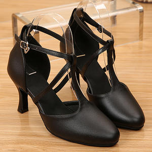 Nouvelles chaussures <span class=keywords><strong>de</strong></span> <span class=keywords><strong>danse</strong></span> <span class=keywords><strong>latine</strong></span> <span class=keywords><strong>de</strong></span> salle <span class=keywords><strong>de</strong></span> bal à semelle souple professionnelle à bout fermé taille 34-43 pour femmes - Product Image 2