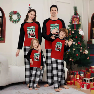 OEMカスタムレッドトラッククリスマスファミリーパジャマセット メリークリスマスプリント ブラックホワイトバッファローチェックパンツ ポリエステルプライベートラベル - Product Image 1