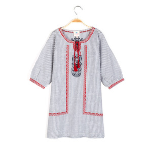 Chemises à manches courtes personnalisées pour jeunes filles, vêtements décontractés de marque, provenant d'une usine chinoise en gros - Product Image 4