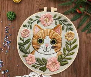 Kit de broderie DIY : Tissu de base en coton, aiguille à poinçonner, points de croix et fils, cerceaux à broder - Product Image 5