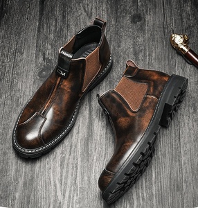 <span class=keywords><strong>Bottes</strong></span> en cuir pour hommes, style Oxford, faites à la main, en cuir véritable pur, décontractées, à enfiler, pour le bureau, personnalisables avec logo, pour rester au chaud en hiver 2025, à prix abordable - Product Image 2