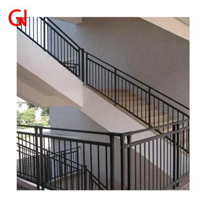 Rampe d'escalier en <span class=keywords><strong>fer</strong></span> <span class=keywords><strong>forgé</strong></span> de style européen personnalisée, garde-corps pour <span class=keywords><strong>baie</strong></span> vitrée, clôtures de grenier et de balcon extérieur pour hôtels - Product Image 1