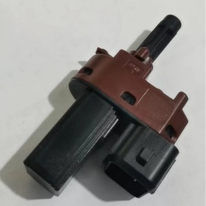 Interruptor de Embrague Mazda 2S6T7C534AA GJ6A-66-49YA 9C197C534AA para Reemplazo o Reparación - Product Image 1