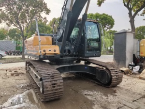 Excavatrice Hyundai 305LC-9T d'occasion d'origine coréenne, 30 tonnes, avec moteur Cummins, pompe et boîte de vitesses - Composants essentiels à vendre - Product Image 4