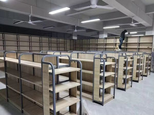 Étagères <span class=keywords><strong>de</strong></span> supermarché <span class=keywords><strong>de</strong></span> haute qualité, style grain <span class=keywords><strong>de</strong></span> bois, à quatre poteaux, double face, pour présentation en magasin <span class=keywords><strong>de</strong></span> détail - Product Image 2