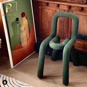 Chaise en forme italienne moderne et élégante, idéale pour un restaurant, un salon ou une salle à manger, nouveau produit - Product Image 5