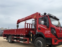 Petite grue de levage montée sur camion, grue à flèche droite pour le levage