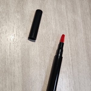 Lápiz Delineador de Labios Personalizado OEM ODM, Alta Pigmentación, Larga Duración, Resistente al Agua - Product Image 2